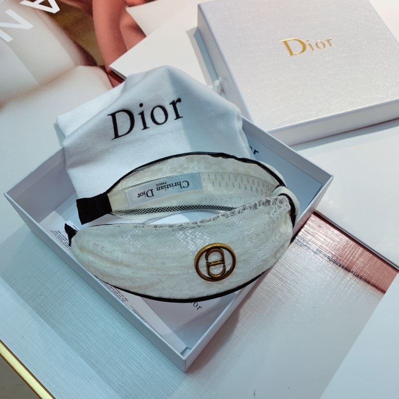 CHRISTIAN DIOR